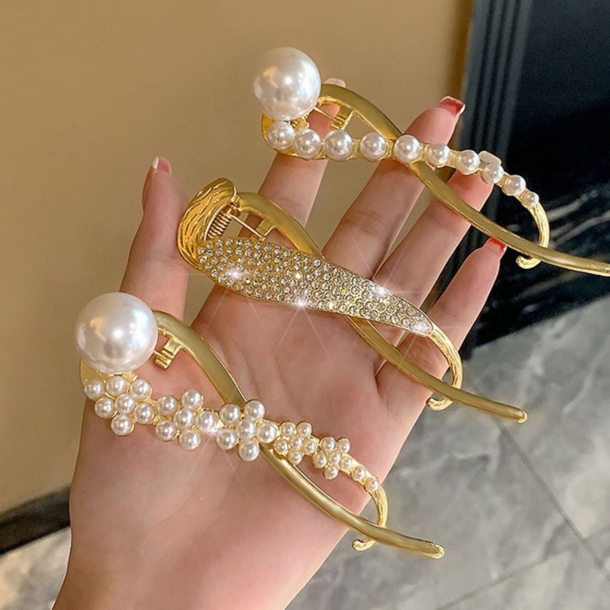 Elegant Glitter Pearl Hair Cli - Korean Lifestyle & Kids Boutique Photos ulasan dan harga